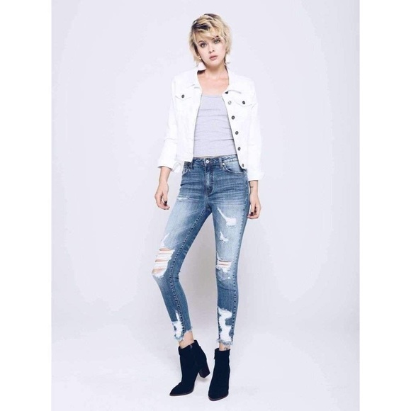 🌸ONE LEFT !!  🌸  Ankle Skinny distressed Jeans. - Picture 6 of 8